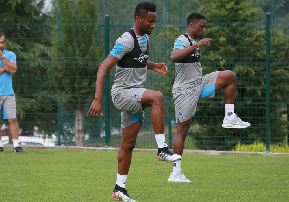 Obi Mikel ve Ekuban