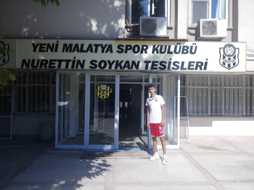 Malatyaspor, 15 yaşındaki Emirhan Öz