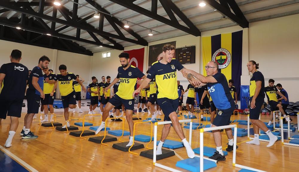 Fenerbahçe hazırlıklarını sürdürdü