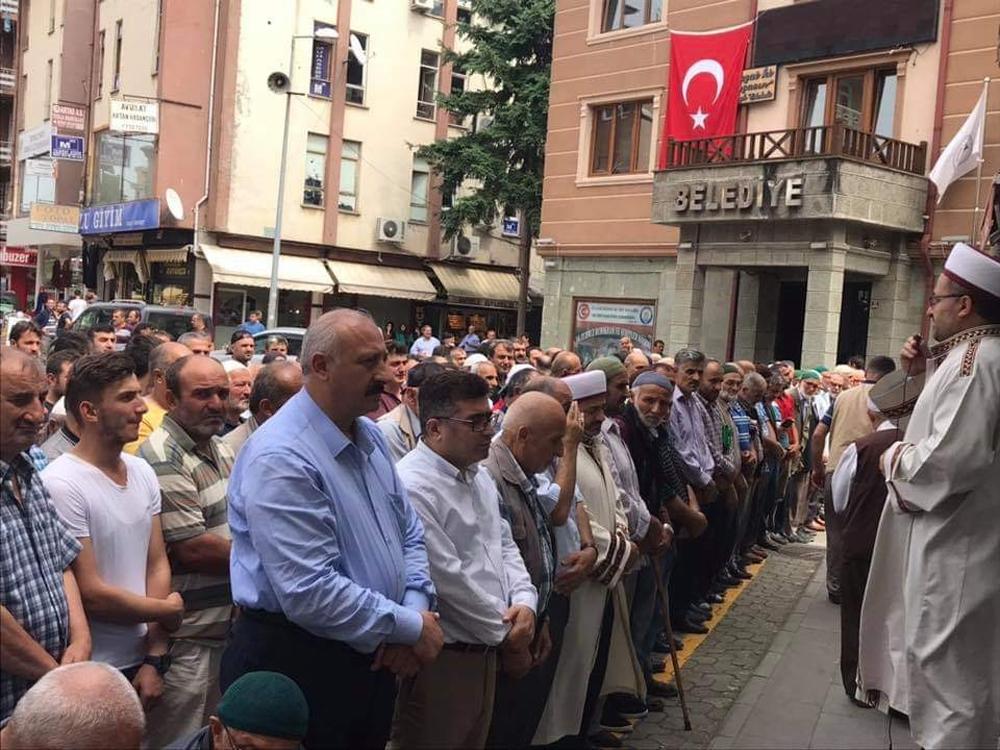 52 gün sonra gıyabi cenaze namazları kılındı