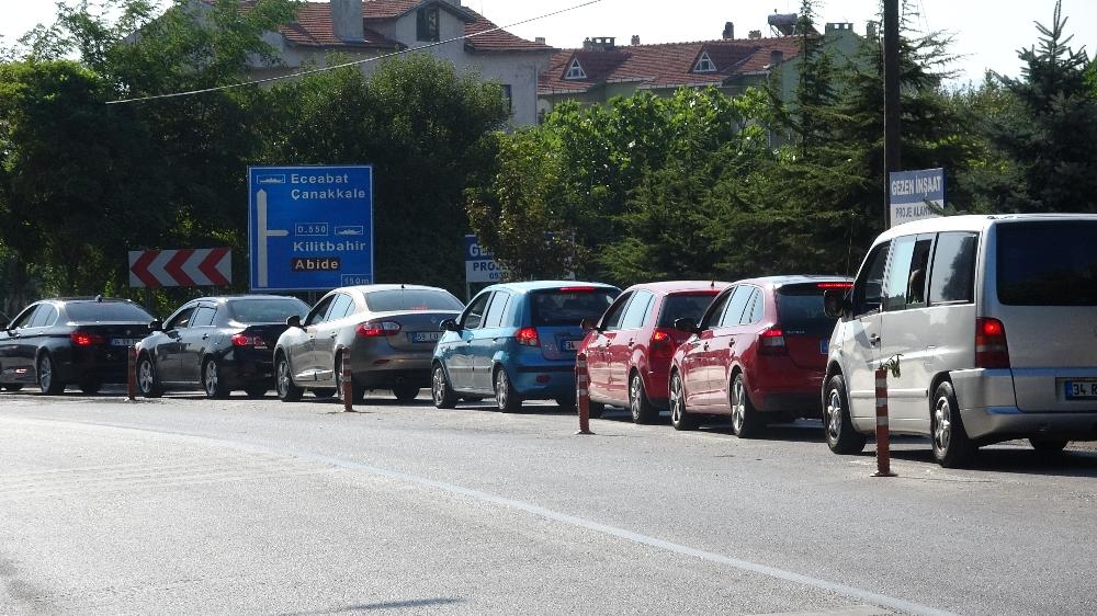 Çanakkale iskelelerinde bayram yoğunluğu 