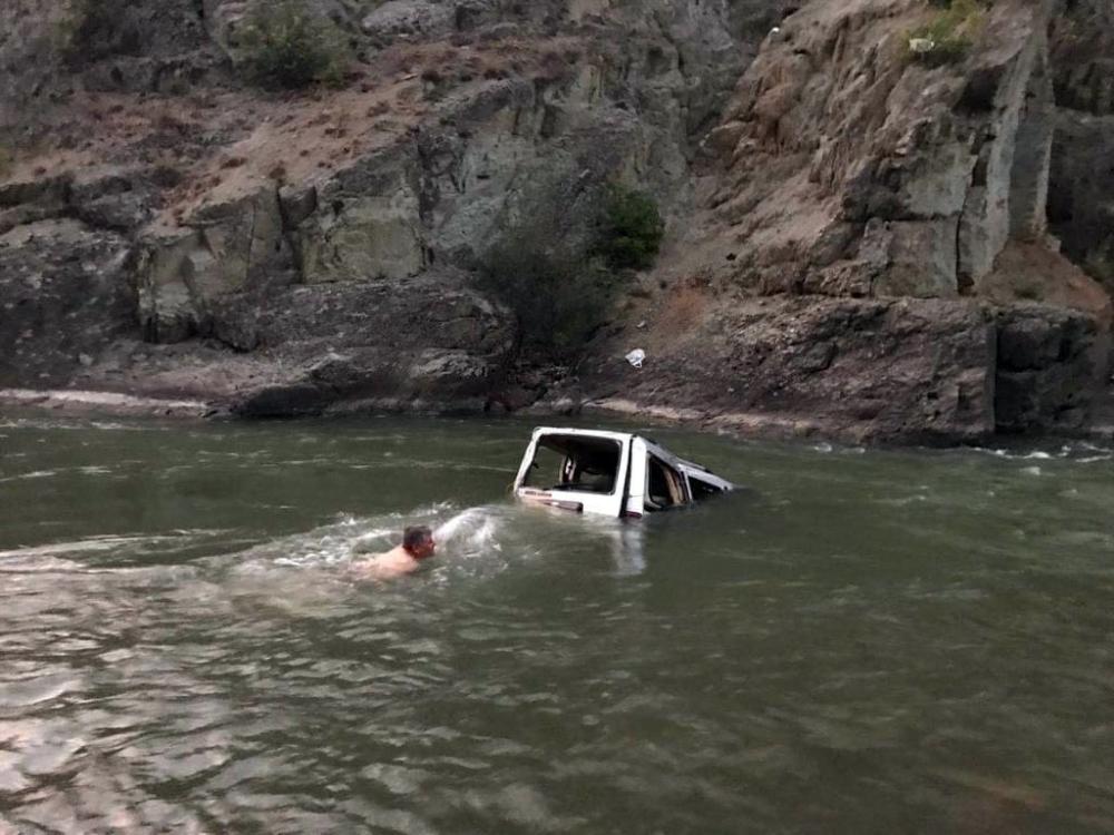 Kamyonet Çoruh Nehri