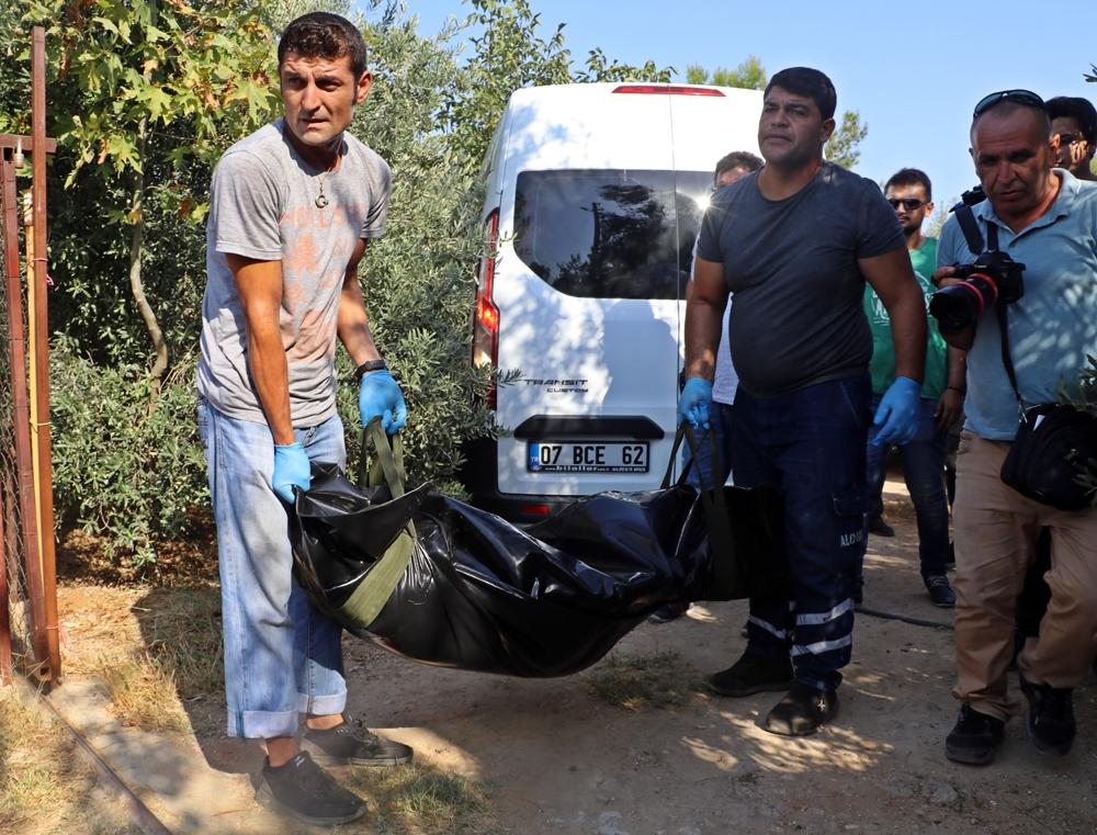 20 yaşındaki ablasını boynuna bıçak saplayarak öldürdü