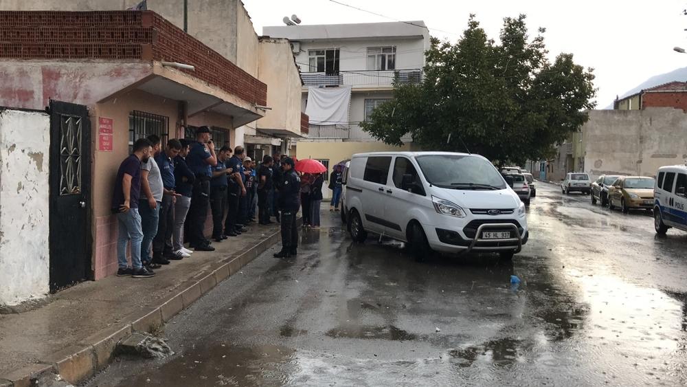 Genç kadın av tüfeğiyle başından vurularak öldürüldü