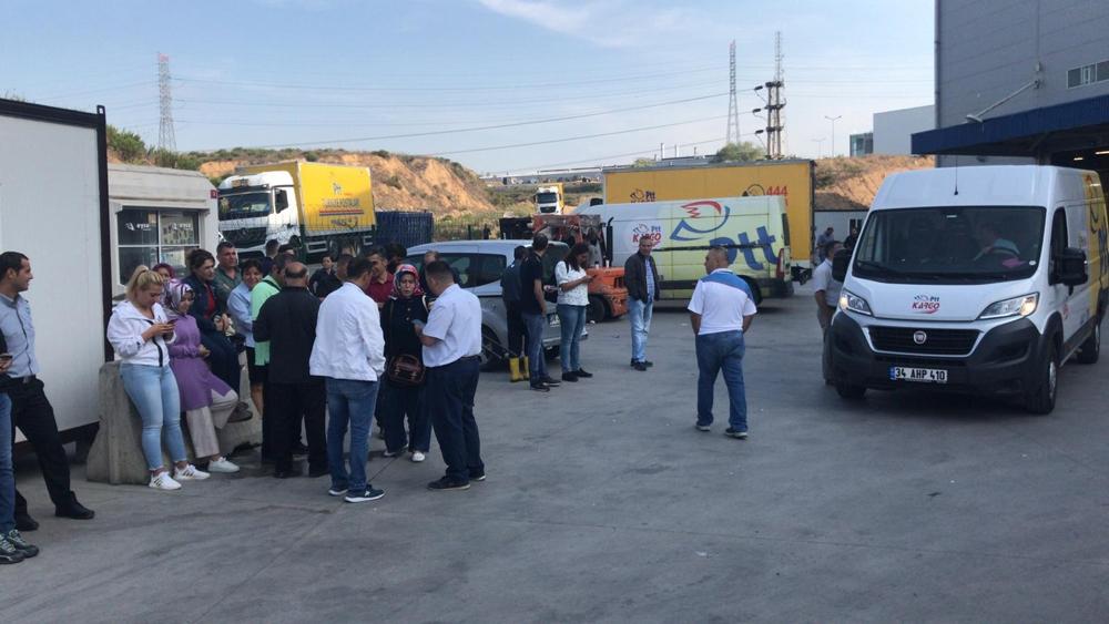 Şüpheli toz paniği yaşanan posta dağıtım merkezi havadan görüntülendi