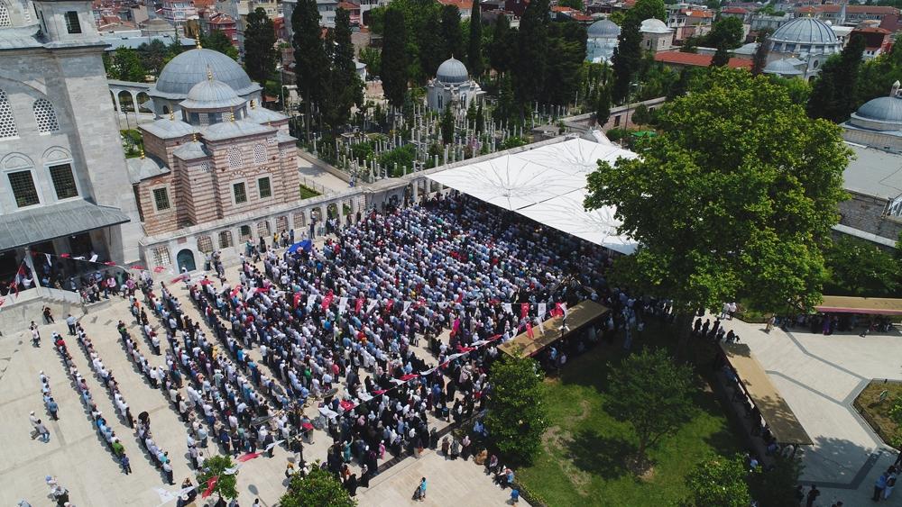 Muhammed Mursi için Fatih Camii