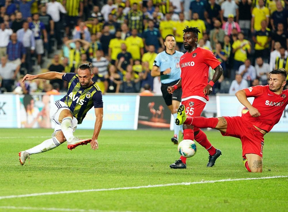 Fenerbahçe ilk yarı top göstermedi 