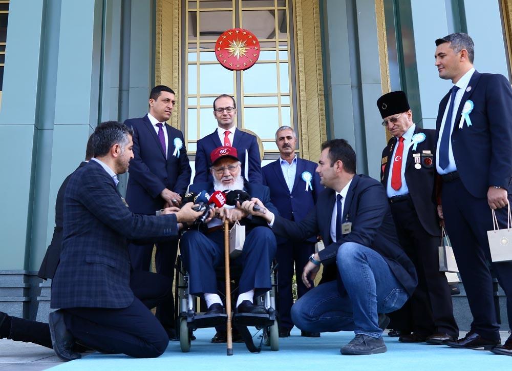 Cumhurbaşkanı Erdoğan, gazilerle bir araya geldi