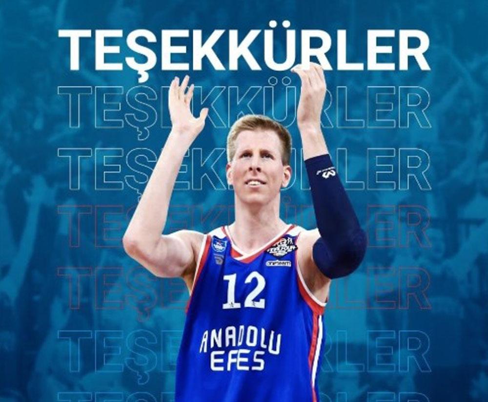 Anadolu Efes, Brock Motum