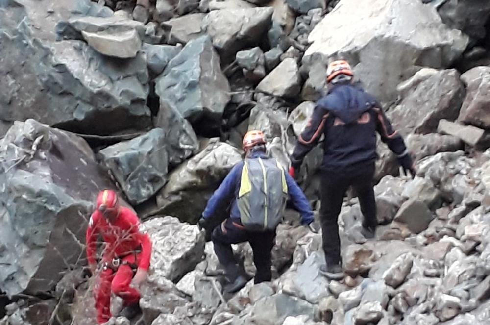  işçiler kablo makarasının kopması sonucu uçuruma düştü: 2 ölü