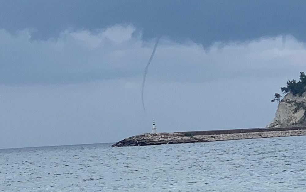 Cide sahilde hortum meydana geldi 