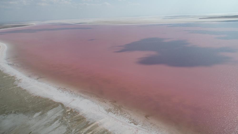 Tuz Gölü pembe renge büründü