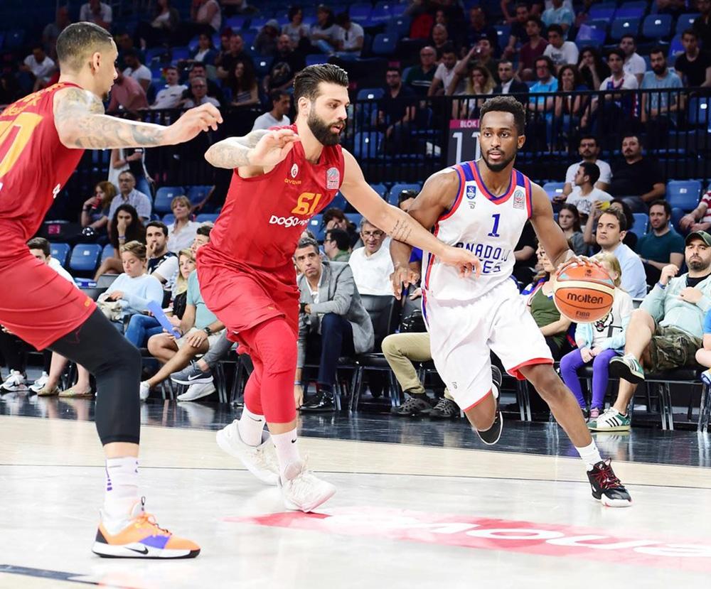 Anadolu Efes seriye galibiyetle başladı