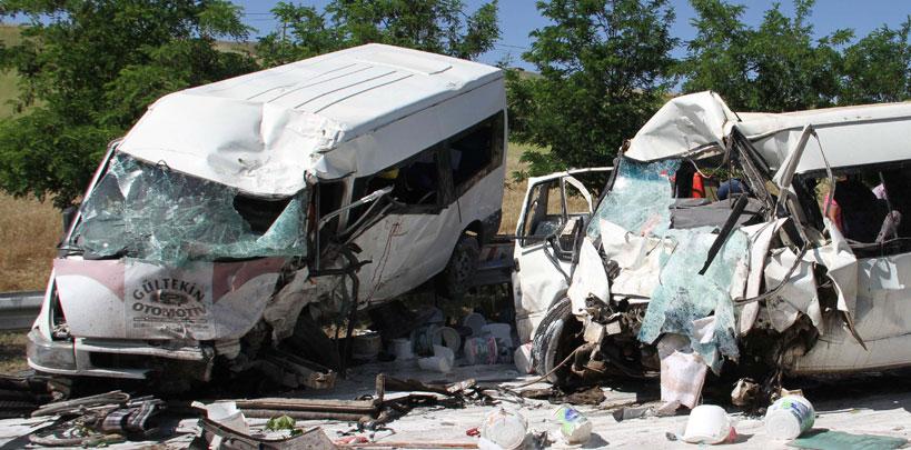 Diyarbakır'da trafik terörü: 2 ölü 63 yaralı