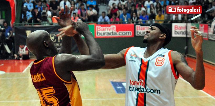 Banvit seriyi 3-1'e getirdi