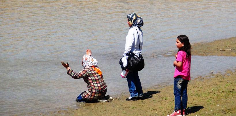 Ailesinden 3 kişiyi Dicle'de kaybetti