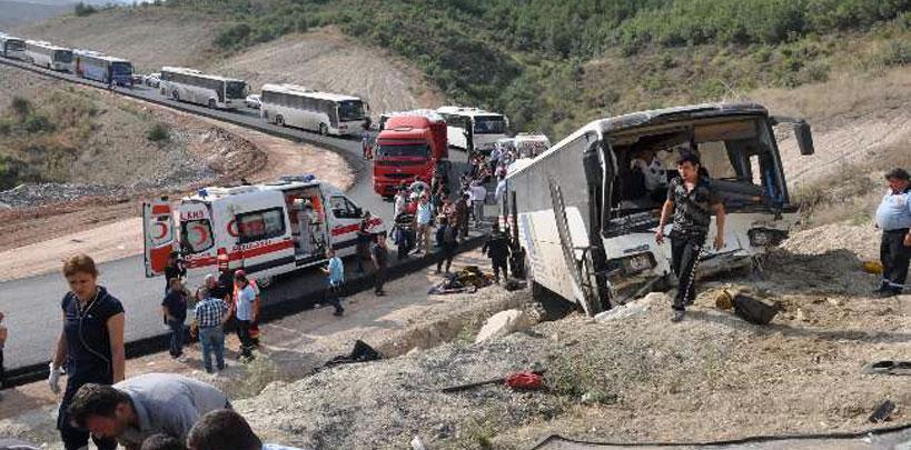 Manisa'da otobüs faciası, 22 yaralı