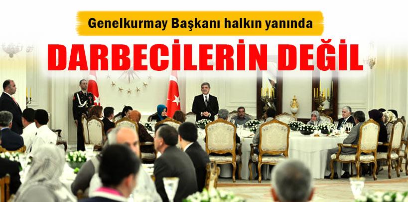 Genelkurmay Başkanı Necdet Özel, şehit yakınlarının arasında