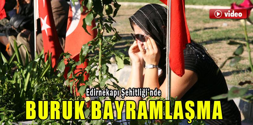 Edirnekapı Şehitliği'nde buruk bayramlaşma