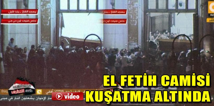 El Fetih Camisi kuşatma altında