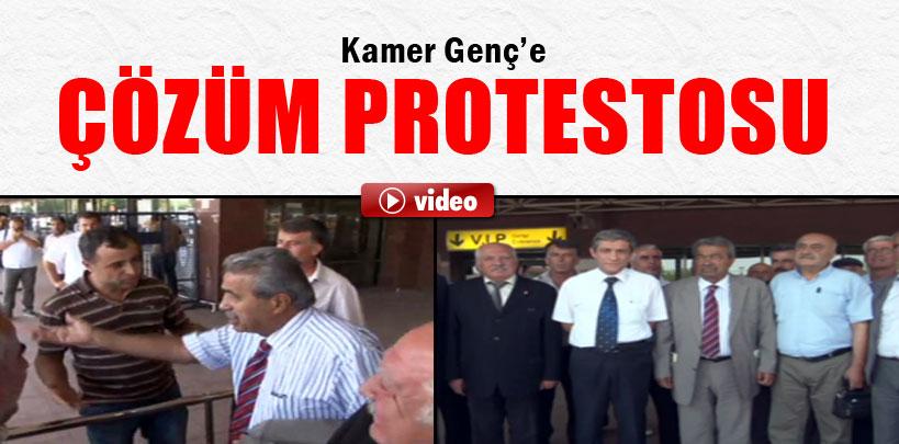 Kamer Genç'e çözüm süreci protestosu