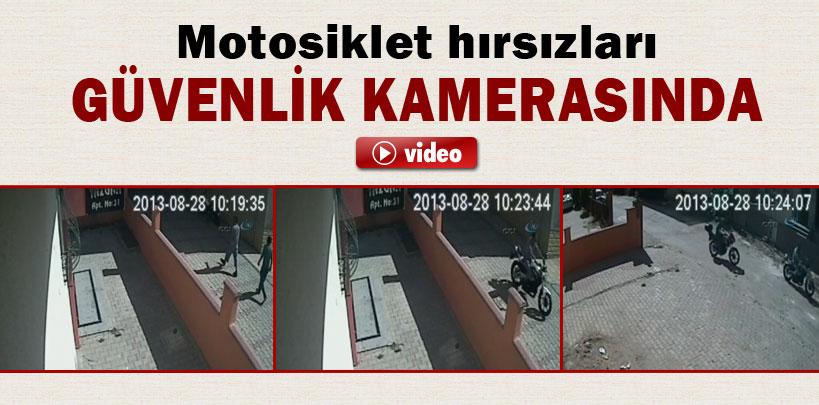 Kartal'da  motosiklet hırsızları güvenlik kamerasına yakalandı