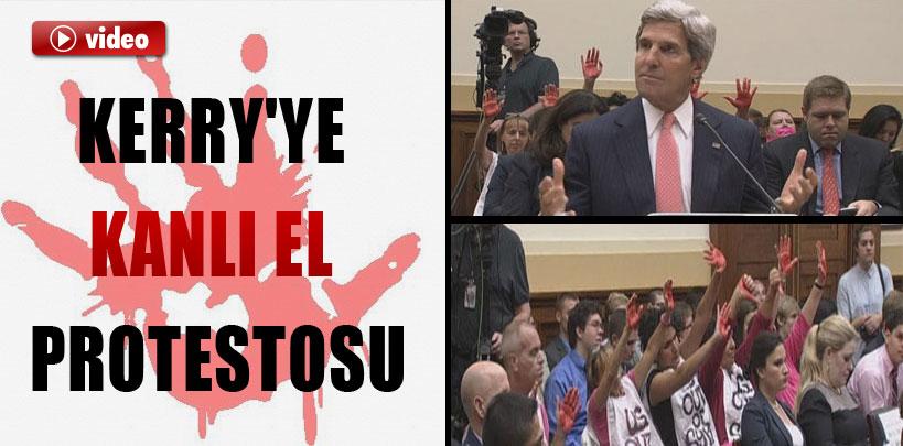 Kerry'e 'kanlı el' protestosu