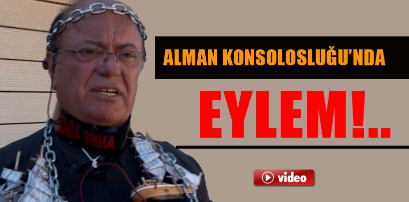 Alman Konsolosluğu önünde ‘Fenerle duran adam' eylemi