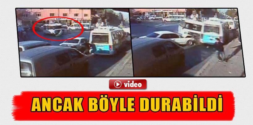 Öğrenci servisi 4 araca çarparak durabildi