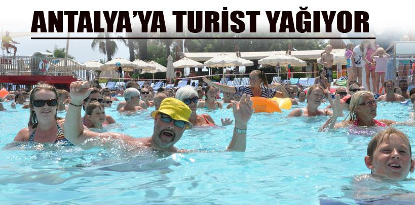 Antalya'ya turist yağıyor