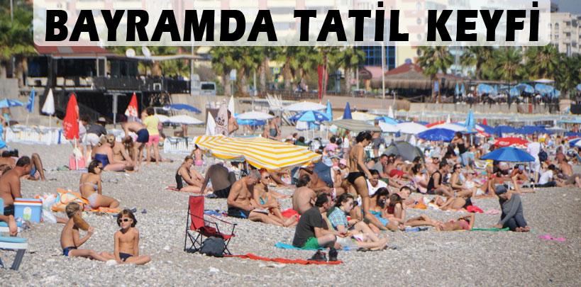 Antalya'da sahiller doldu taştı