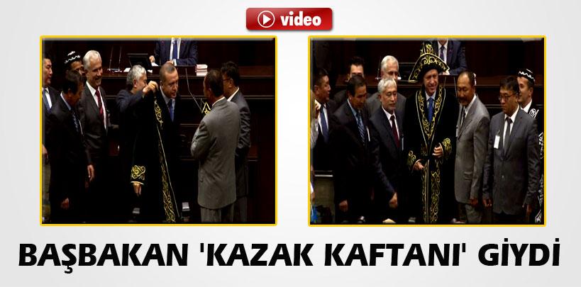 Başbakan 'Kazak Kaftanı' giydi