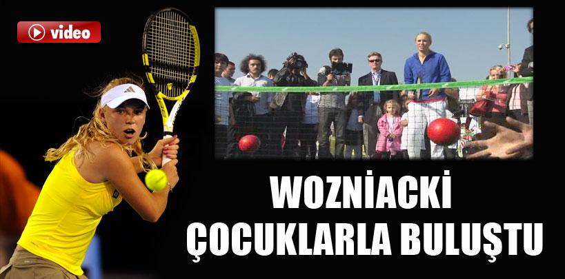 Wozniacki, çocuklarla buluştu